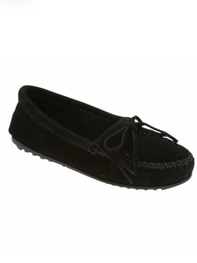 Minnetonka Black Suede Kilty Moccasin Size 9 1/2.